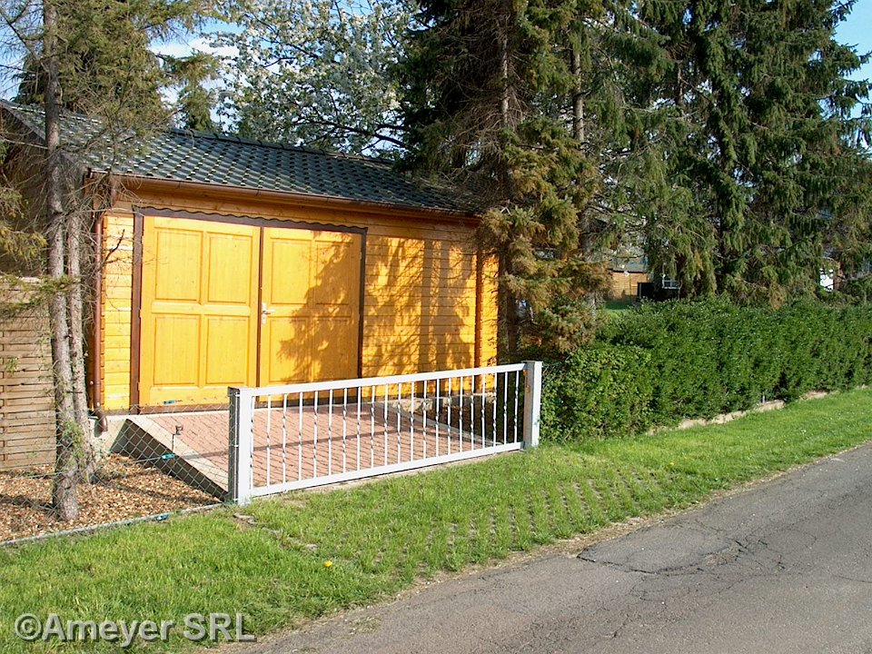 Zwinger mit Werkstatt-